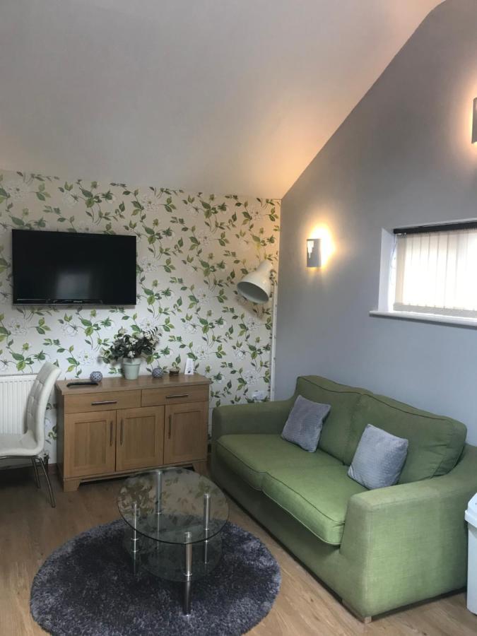 The Annex Apartment Is On Cheddar Bridge Apartments Экстерьер фото