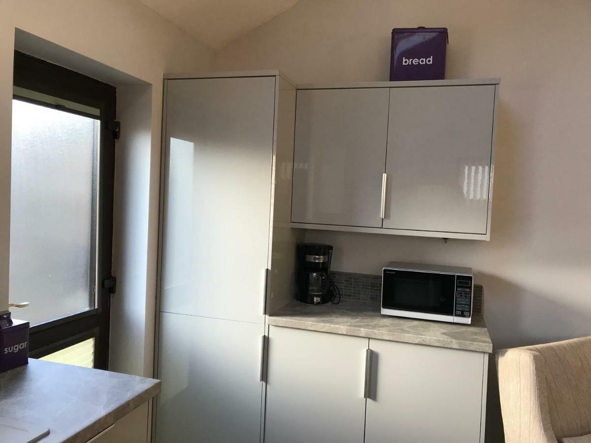 The Annex Apartment Is On Cheddar Bridge Apartments Экстерьер фото